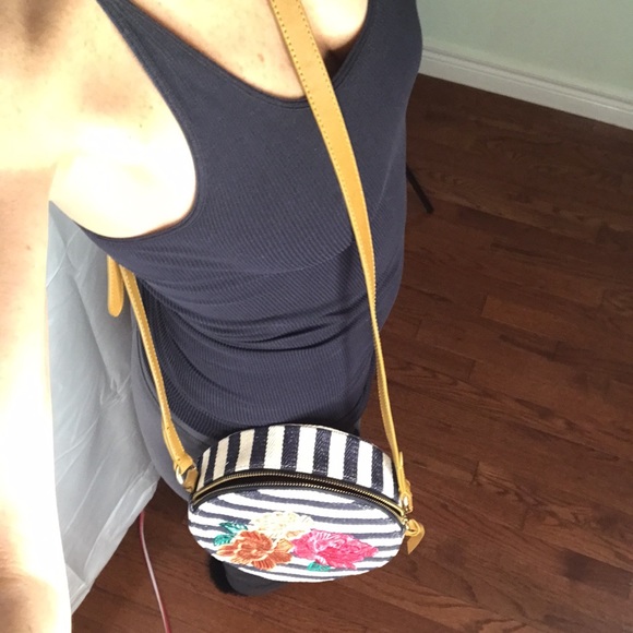 Chico’s Spring Circle Box Floral Stripe Purse with Card Slots - Picture 12 of 15